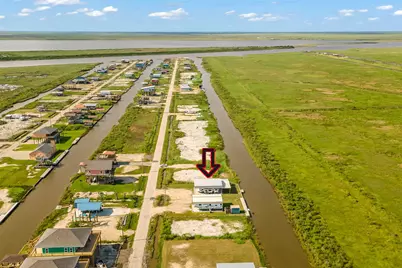 1306 Mabry Street, Gilchrist, TX 77617 - Photo 17