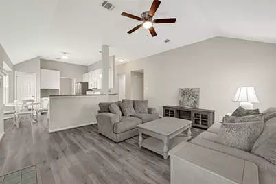 804 Cherry Blossom Drive, League City, TX 77573 - Photo 9