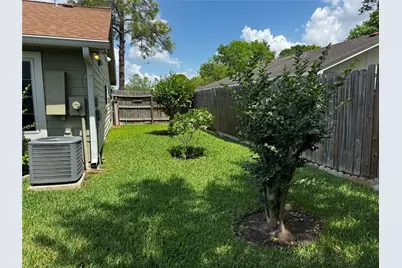 10119 Towne Mist Drive, Sugar Land, TX 77498 - Photo 11