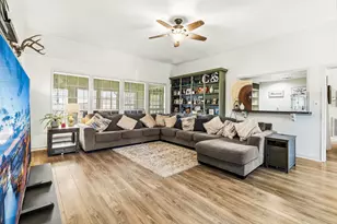 9 Jadecrest Ct, Conroe, TX 77304 - Photo 3