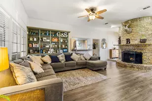 9 Jadecrest Ct, Conroe, TX 77304 - Photo 5