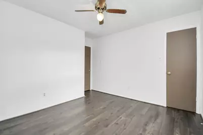 1111 W Brompton Drive, Pearland, TX 77584 - Photo 17