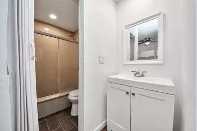 5521 Southlea Street, Houston, TX 77033 - Photo 25