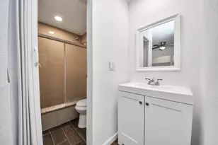 5521 Southlea St, Houston, TX 77033 - Photo 25