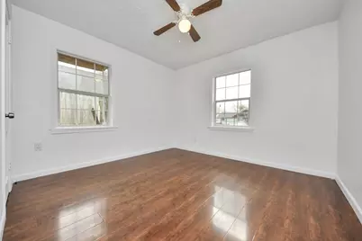 5521 Southlea Street, Houston, TX 77033 - Photo 17