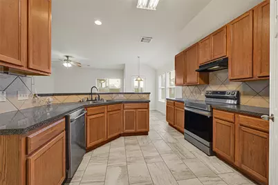 15130 Diamond Way, Baytown, TX 77523 - Photo 17
