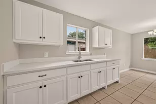 8607 Valley Forest Dr, Houston, TX 77078 - Photo 11
