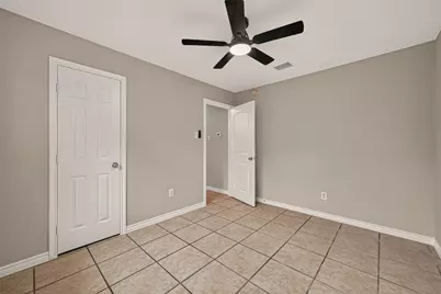 8607 Valley Forest Drive, Houston, TX 77078 - Photo 17