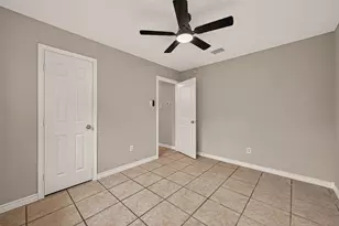 8607 Valley Forest Dr, Houston, TX 77078 - Photo 17