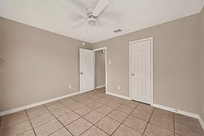 8607 Valley Forest Drive, Houston, TX 77078 - Photo 15