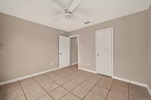 8607 Valley Forest Dr, Houston, TX 77078 - Photo 15