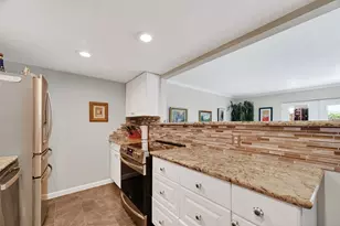 5204 Arboles Dr, Houston, TX 77035 - Photo 19