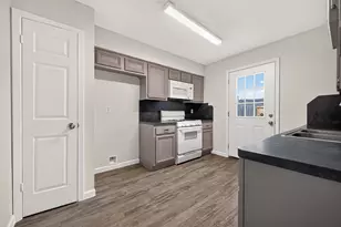 7407 Cortes Dr, Houston, TX 77083 - Photo 9