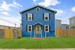 909 28th St, Galveston, TX 77550 - Photo 1