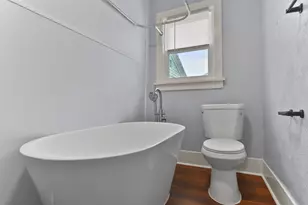 909 28th St, Galveston, TX 77550 - Photo 15