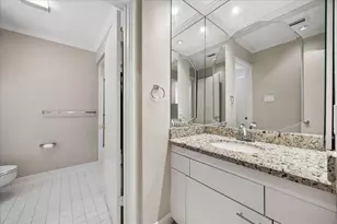 999 S Post Oak Ln, Houston, TX 77056 - Photo 25