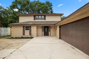 1819 Redwood Ct, Sugar Land, TX 77498 - Photo 3