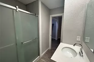 219 Marshall St, Houston, TX 77006 - Photo 7