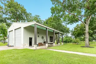 514 Winchester Trail, Angleton, TX 77515 - Photo 33