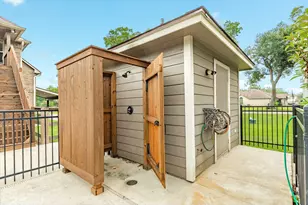 514 Winchester Trail, Angleton, TX 77515 - Photo 43