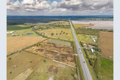 10212 Highway 35, Liverpool, TX 77577 - Photo 13