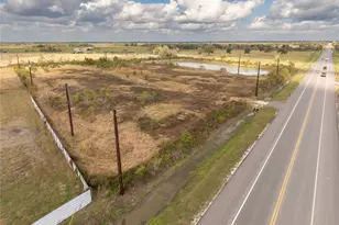 10212 Hwy 35, Liverpool, TX 77577 - Photo 19