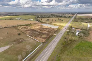 10212 Hwy 35, Liverpool, TX 77577 - Photo 3