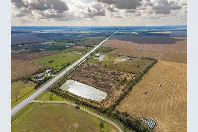 10212 Highway 35, Liverpool, TX 77577 - Photo 15
