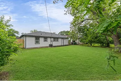 5759 Belneath Street, Houston, TX 77033 - Photo 13
