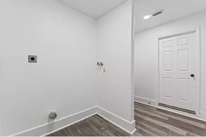 5759 Belneath Street, Houston, TX 77033 - Photo 7