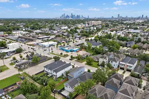 827 W 19th St, Houston, TX 77008 - Photo 19