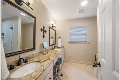 12322 Queensbury Lane, Houston, TX 77024 - Photo 39