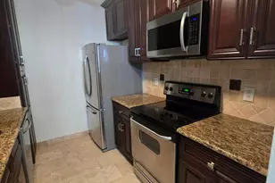 9800 Pagewood Ln, Houston, TX 77042 - Photo 7