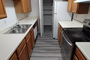 9700 Leawood Blvd, Houston, TX 77099 - Photo 7