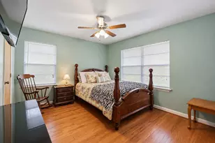 10922 Ivyridge Rd, Houston, TX 77043 - Photo 13