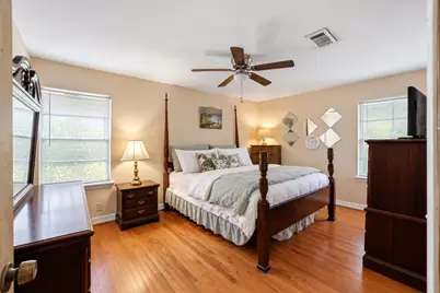 10922 Ivyridge Road, Houston, TX 77043 - Photo 9