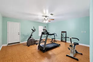 10922 Ivyridge Rd, Houston, TX 77043 - Photo 17