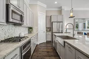 11013 Ayrshire Park Ln, Houston, TX 77043 - Photo 5
