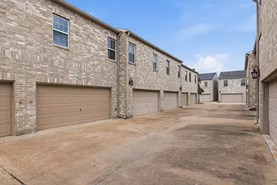 2978 Holly Hall Street, Houston, TX 77054 - Photo 25