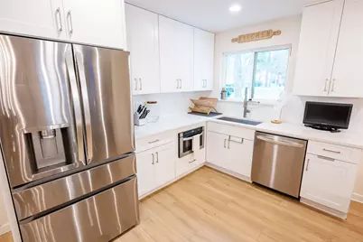 42 S Waxberry Road, The Woodlands, TX 77381 - Photo 9