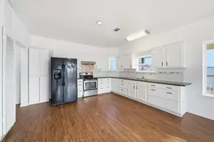 4110 Liberty Dr, Galveston, TX 77554 - Photo 7