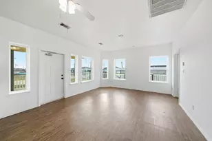 4110 Liberty Dr, Galveston, TX 77554 - Photo 3