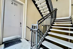 314 W Bell St, Houston, TX 77019 - Photo 9