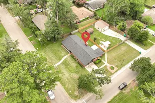 1703 N Roberson St, Conroe, TX 77301 - Photo 5