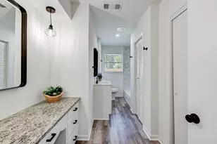 1703 N Roberson St, Conroe, TX 77301 - Photo 23