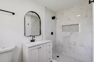 1703 N Roberson St, Conroe, TX 77301 - Photo 33