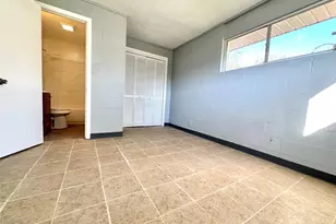 425 E Park St, Alvin, TX 77511 - Photo 5