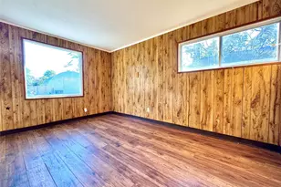 425 E Park St, Alvin, TX 77511 - Photo 15