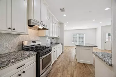 3605 Billingsley Street #B, Houston, TX 77009 - Photo 5