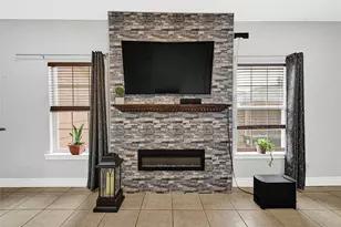 7534 Charlie St, Houston, TX 77088 - Photo 7